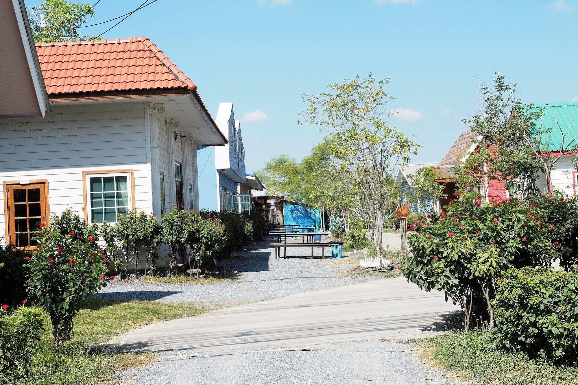 Tonrak Resort Ban Ongkharak Esterno foto